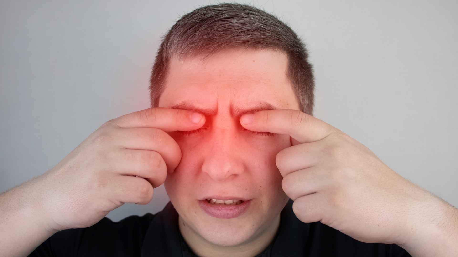 Eye pain in the morning caused by recurrent corneal erosion sydndrome.